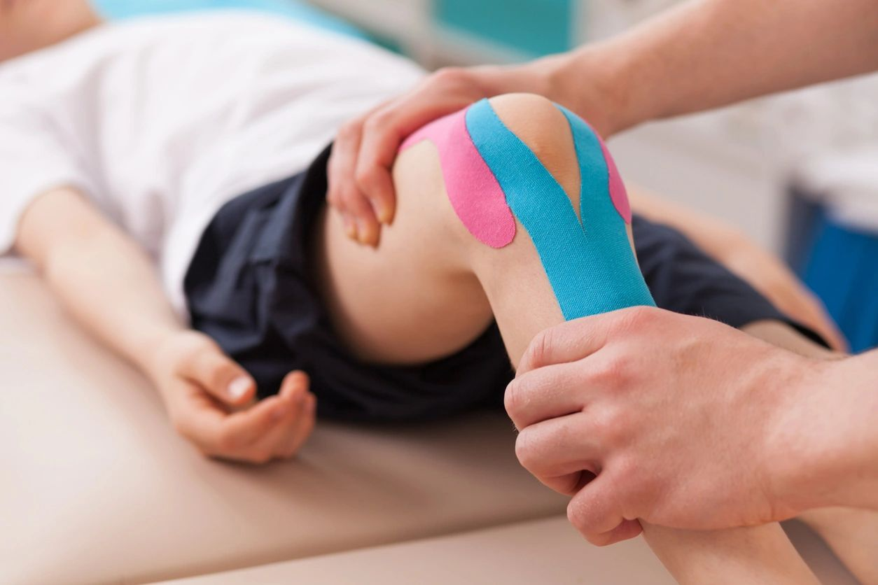 Dry needling treatment in a physiotherapy clinic